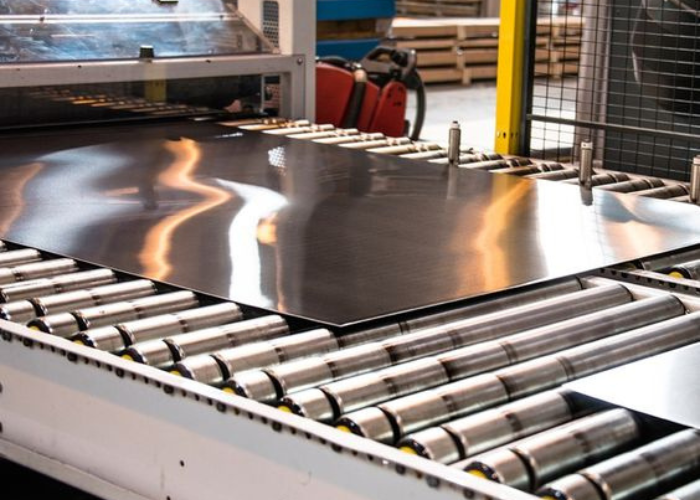 Thép Inox và Thép Tấm Cán Nóng: Hai Trụ Cột Kết Cấu Công Nghiệp